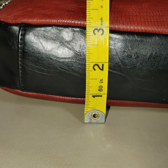 Clarks Red Croc Embossed Leather Crossbody Bag Tassel Accent Striped Lining - Picture 5 of 12